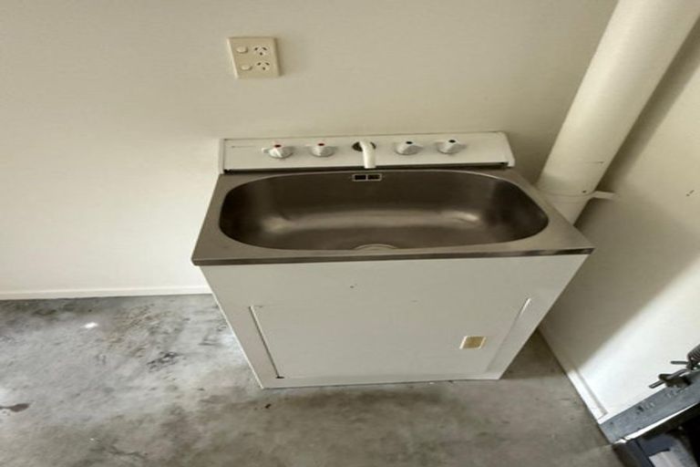 Photo of property in 12/36 West Coast Road, Glen Eden, Auckland, 0602