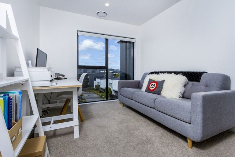 Photo of property in 77 Bomb Point Drive, Hobsonville, Auckland, 0616