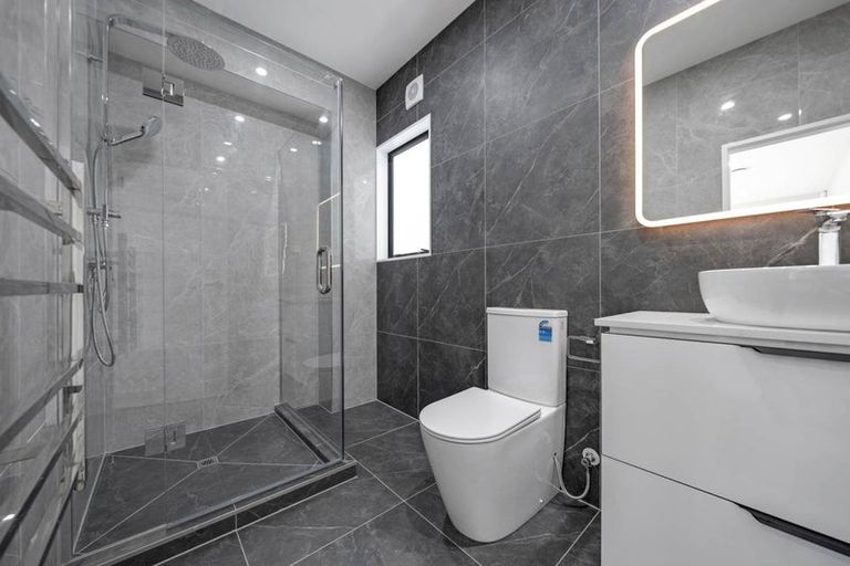 Photo of property in 2 Ritetai Street, Clarks Beach, 2122