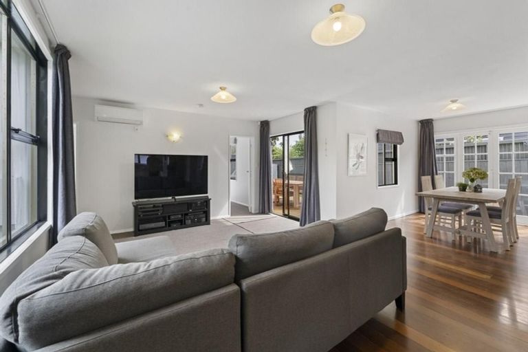 Photo of property in 41 Elizabeth Street, Waikanae, 5036