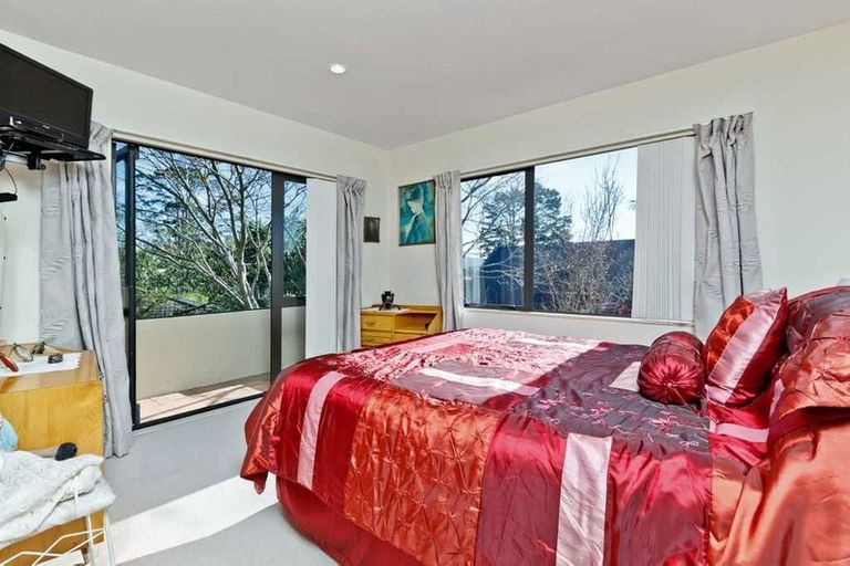 Photo of property in 16 Fearnley Grove, Albany, Auckland, 0632