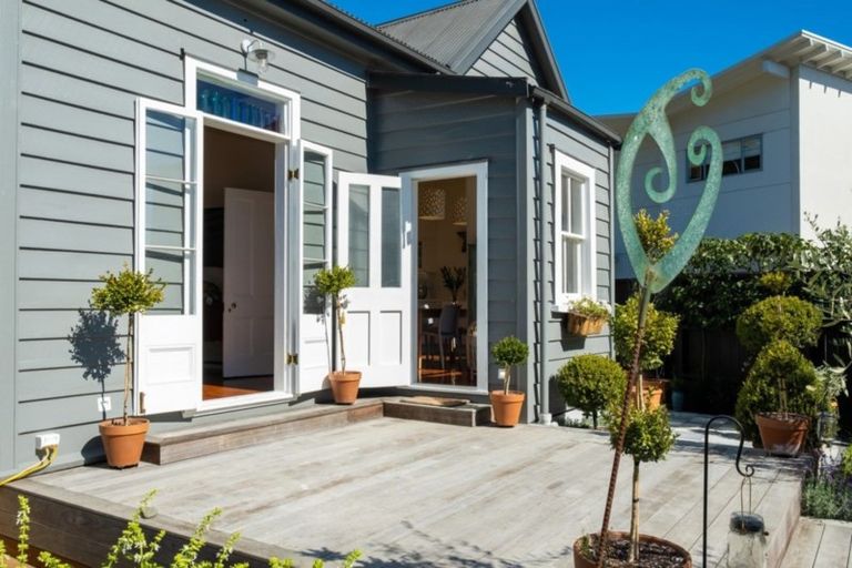 Photo of property in 15 Battery Road, Ahuriri, Napier, 4110