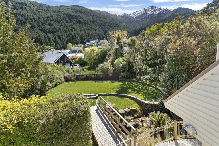 Photo of property in 18 Williams Street, Sunshine Bay, Queenstown, 9300