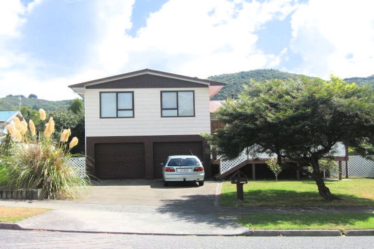 Photo of property in 6 Crystal Grove, Birchville, Upper Hutt, 5018