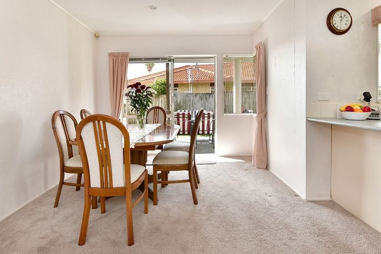 Photo of property in 113 Lakeside Drive, Orewa, 0931