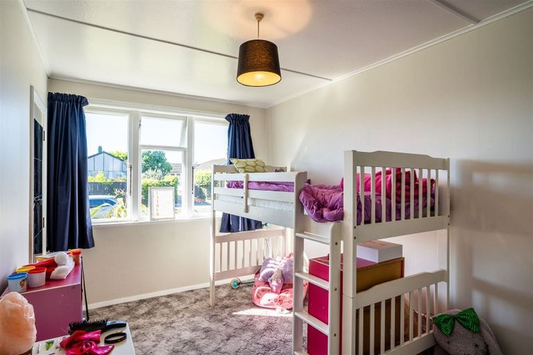 Photo of property in 10 Neal Crescent, Onekawa, Napier, 4110