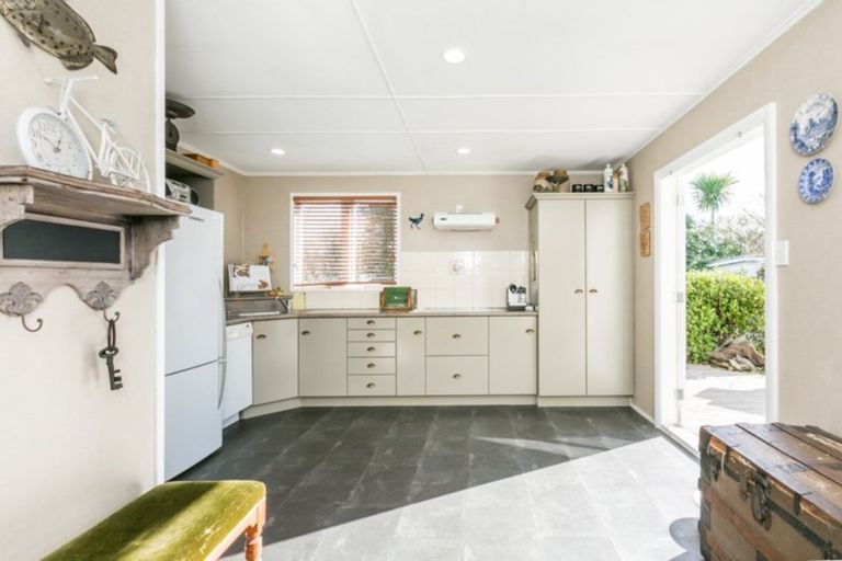 Photo of property in 37 Chester Street, Taradale, Napier, 4112