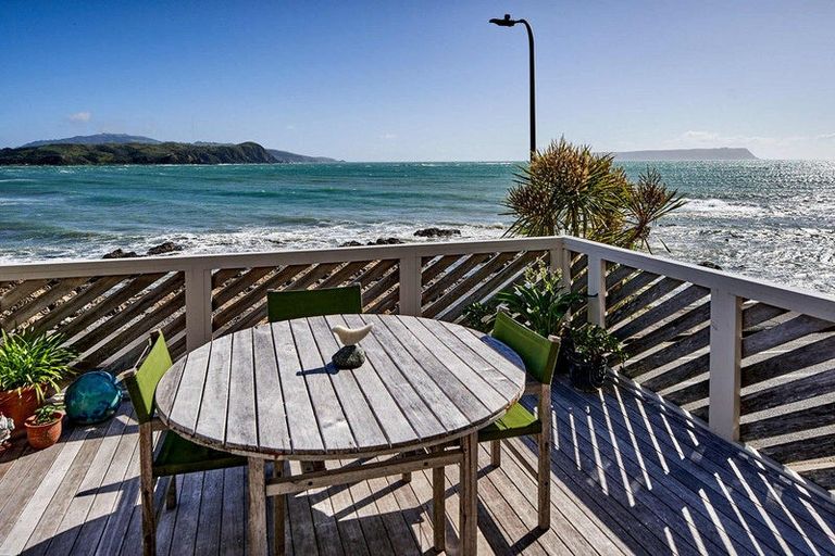 Photo of property in 19 Moana Road, Plimmerton, Porirua, 5026