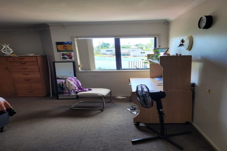 Photo of property in 4c Kelkirk Street, Kelston, Auckland, 0602