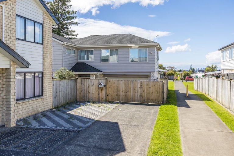 Photo of property in 45 Bordeaux Parade, Te Atatu South, Auckland, 0610