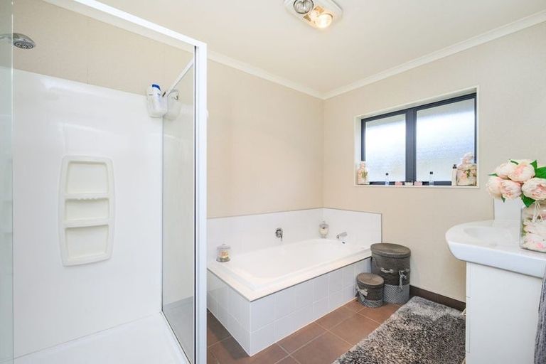 Photo of property in 161 Pacific Drive, Fitzherbert, Palmerston North, 4410