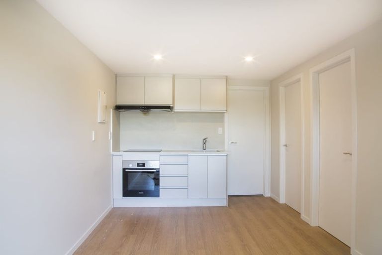 Photo of property in 93 Chelsea View Drive, Chatswood, Auckland, 0626