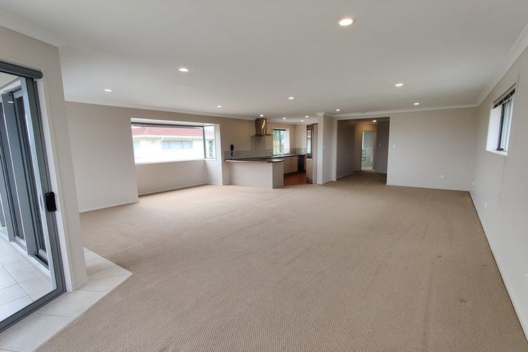 Photo of property in 41 Sorrel Crescent, Bucklands Beach, Auckland, 2012