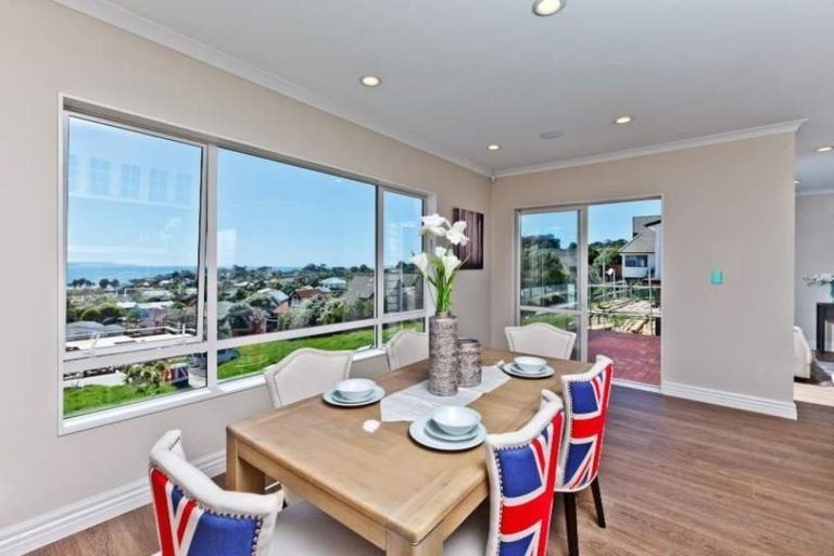Photo of property in 188 Whangaparaoa Road, Red Beach, 0932