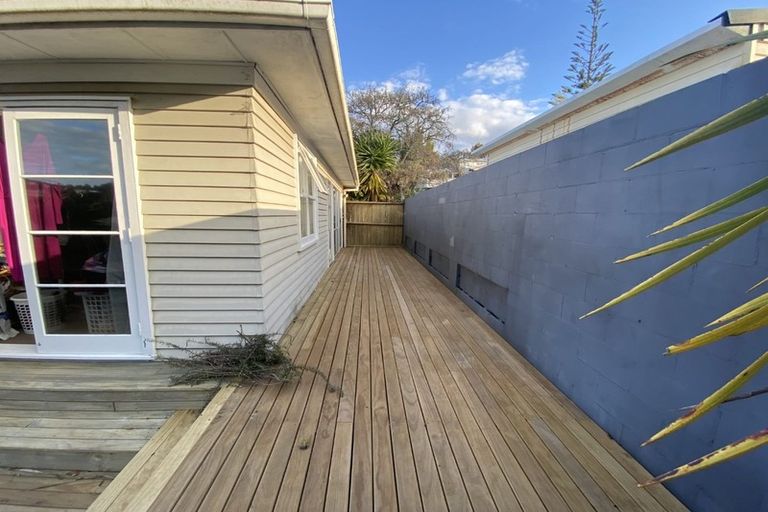 Photo of property in 4 Beeche Place, Birkdale, Auckland, 0626