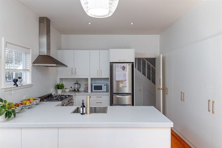 Photo of property in 96 Tomes Road, St Albans, Christchurch, 8052