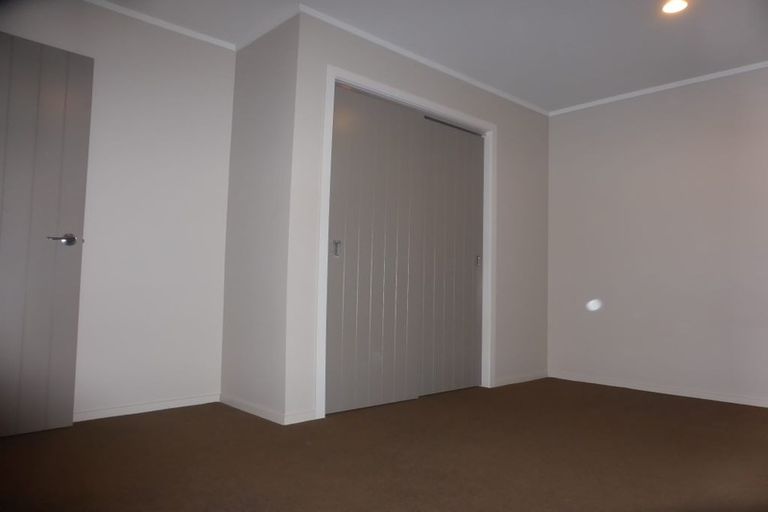 Photo of property in 87 Taylor Terrace, Tawa, Wellington, 5028