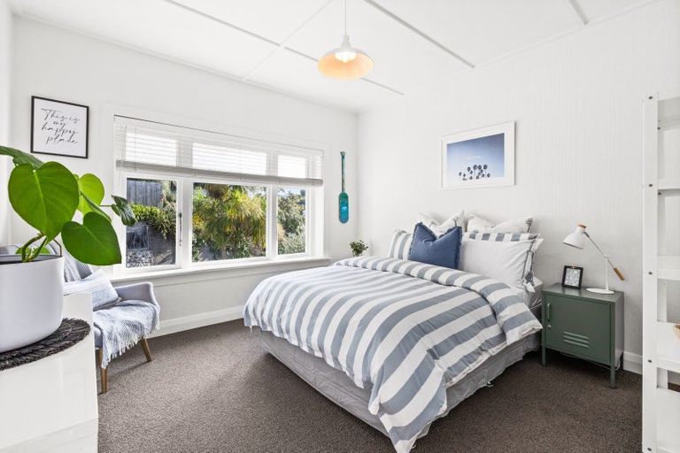 Photo of property in 44 Faraday Street, Hospital Hill, Napier, 4110