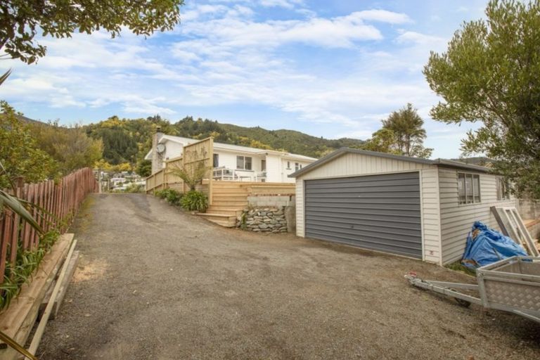 Photo of property in 76 Hampden Street, Picton, 7220