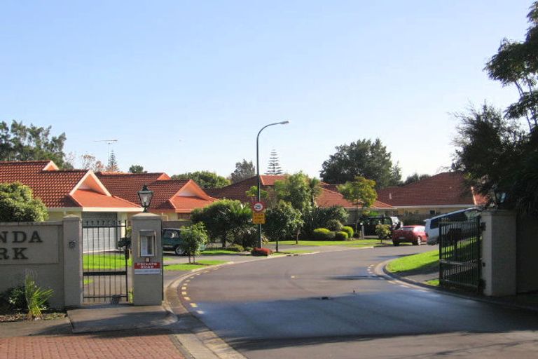 Photo of property in 29 Gillett Place, Botany Downs, Auckland, 2014
