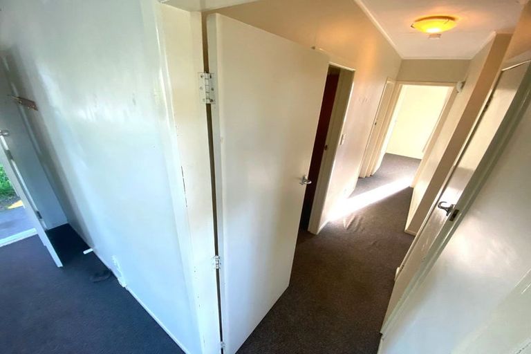 Photo of property in 40 Tahi Terrace, Glen Eden, Auckland, 0602