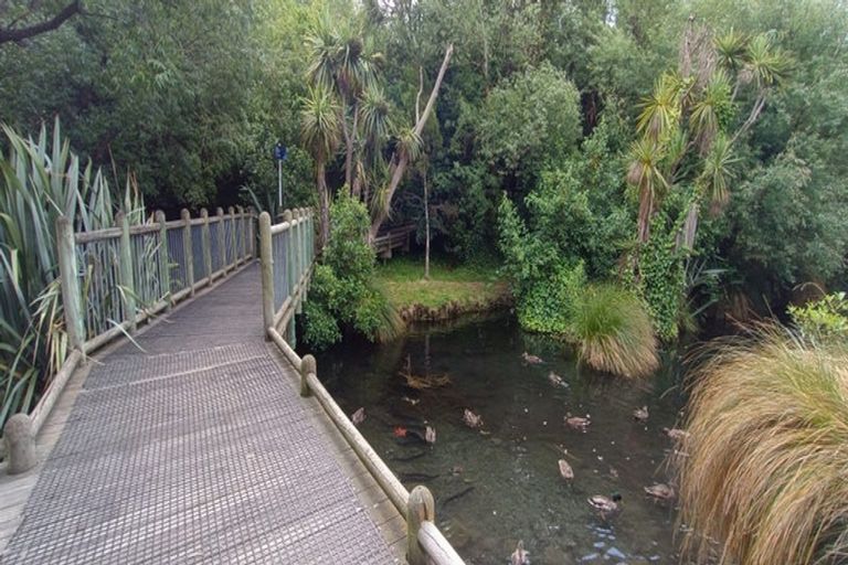 Photo of property in 80a Warren Crescent, Hillmorton, Christchurch, 8025