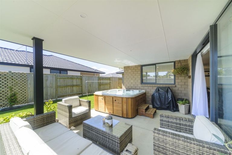 Photo of property in 22 Monarch Drive, Ashhurst, 4810