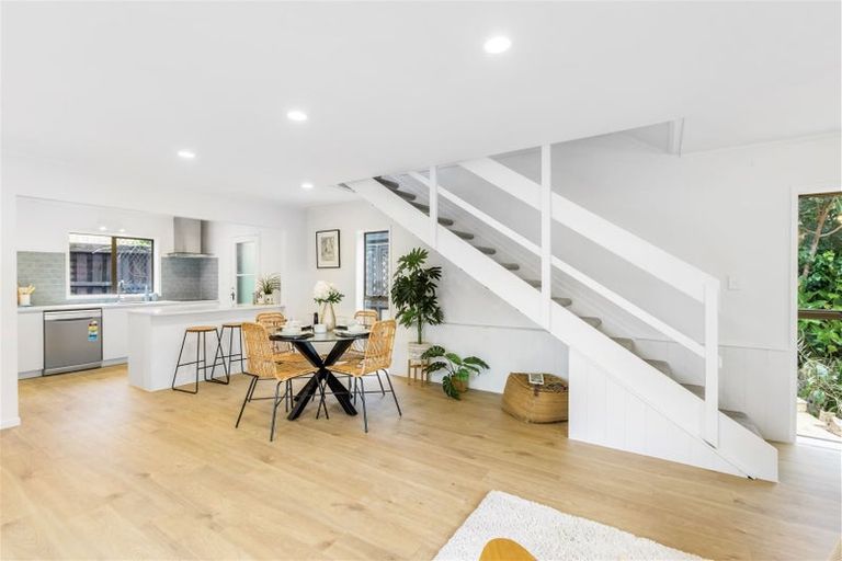 Photo of property in 2/38 Waiau Street, Torbay, Auckland, 0630