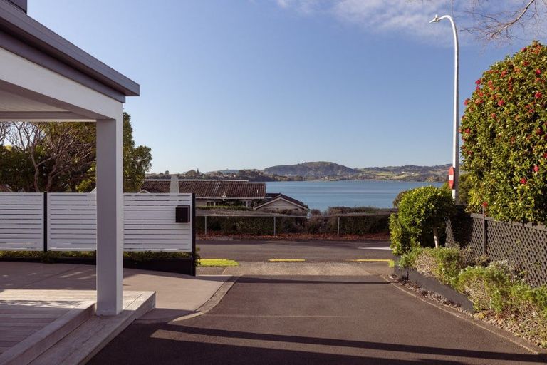 Photo of property in 253 Devonport Road, Tauranga, 3110