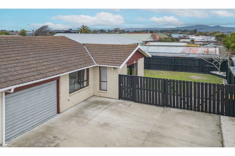 Photo of property in 2/5 Pegasus Avenue, North New Brighton, Christchurch, 8083