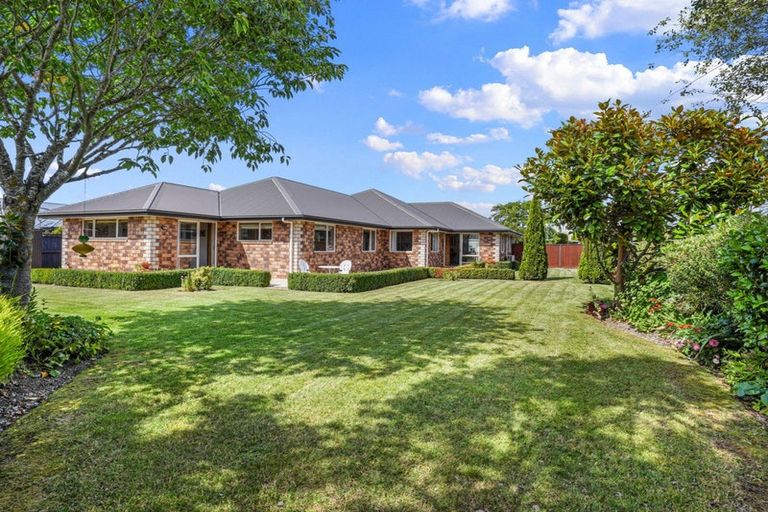 Photo of property in 18 Welsford Street, Woodend, 7610