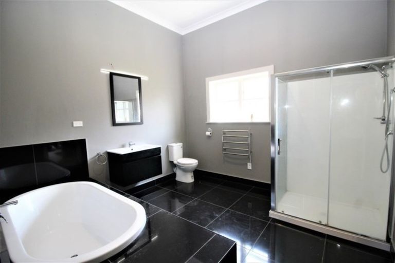 Photo of property in 50 Ross Street, Woodville, 4920