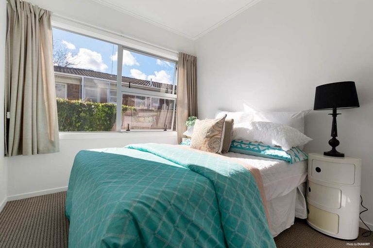 Photo of property in 1/1a Margaret Place, Milford, Auckland, 0620
