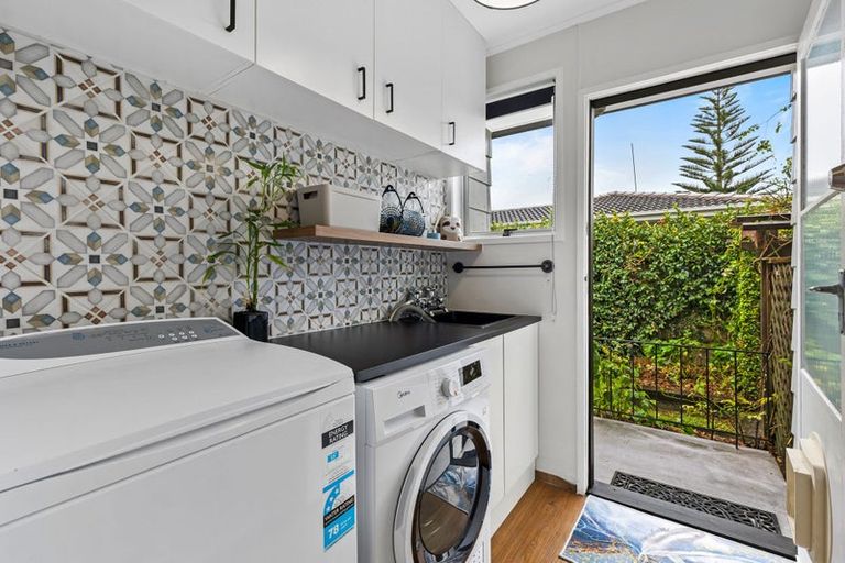 Photo of property in 2/57 Solar Road, Glen Eden, Auckland, 0602