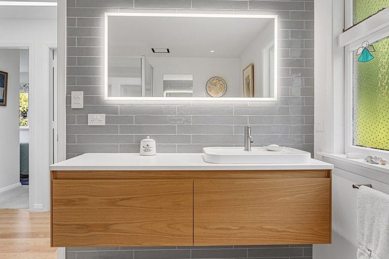 Photo of property in 1/2 Heberden Avenue, Sumner, Christchurch, 8081