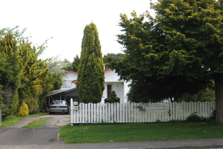 Photo of property in 118 Koutu Road, Kawaha Point, Rotorua, 3010