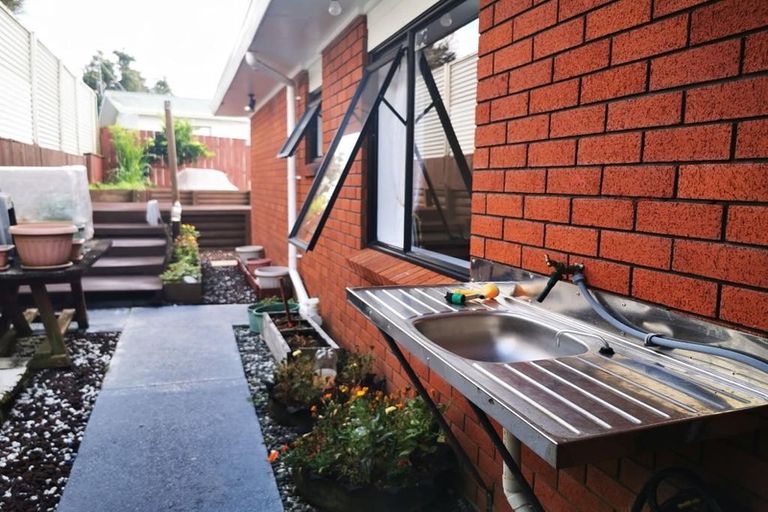 Photo of property in 45 Aldern Road, Massey, Auckland, 0614