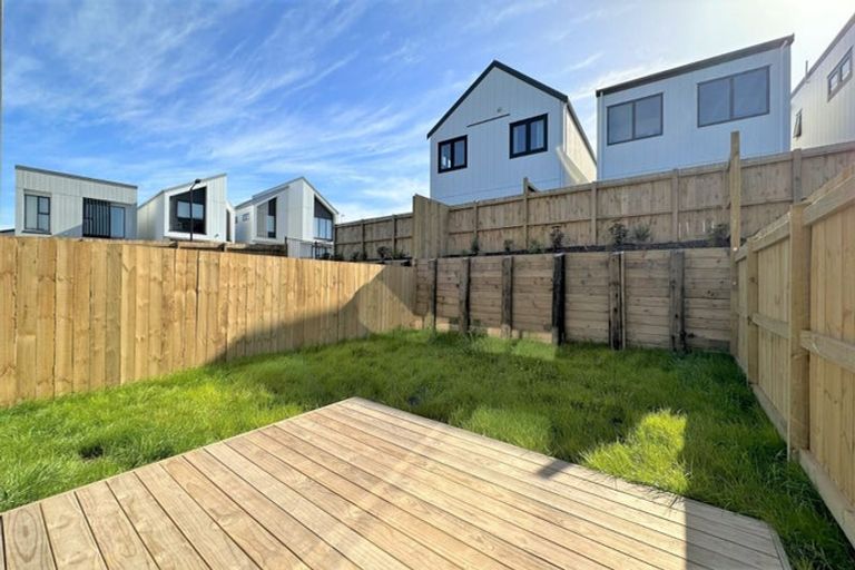Photo of property in 3 Porowha Road, Westgate, Auckland, 0814