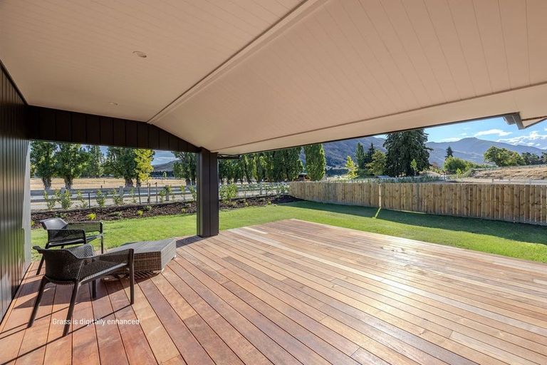 Photo of property in 15 Rubus Street, Wanaka, 9382
