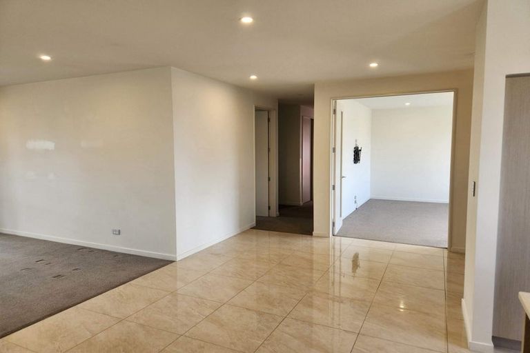 Photo of property in 8 Little Gem Road, Hornby, Christchurch, 8025