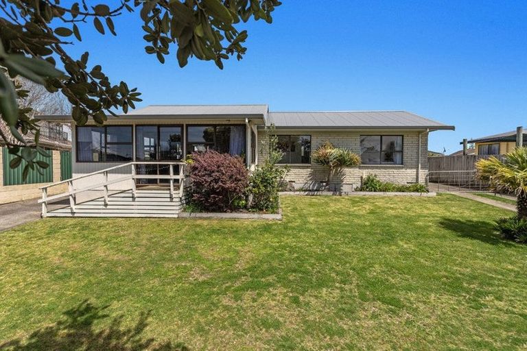 Photo of property in 5 Alpha Avenue, Coastlands, Whakatane, 3120