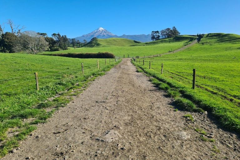 Photo of property in 801 Mangorei Road, Mangorei, New Plymouth, 4371