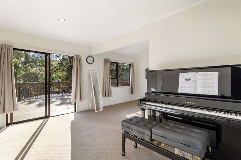 Photo of property in 9 Honeysuckle Lane, Mairangi Bay, Auckland, 0630