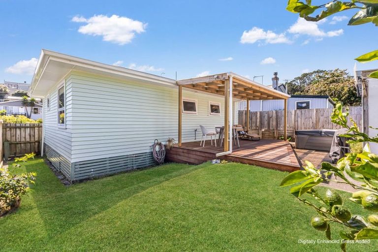 Photo of property in 9 Parris Street, Moturoa, New Plymouth, 4310