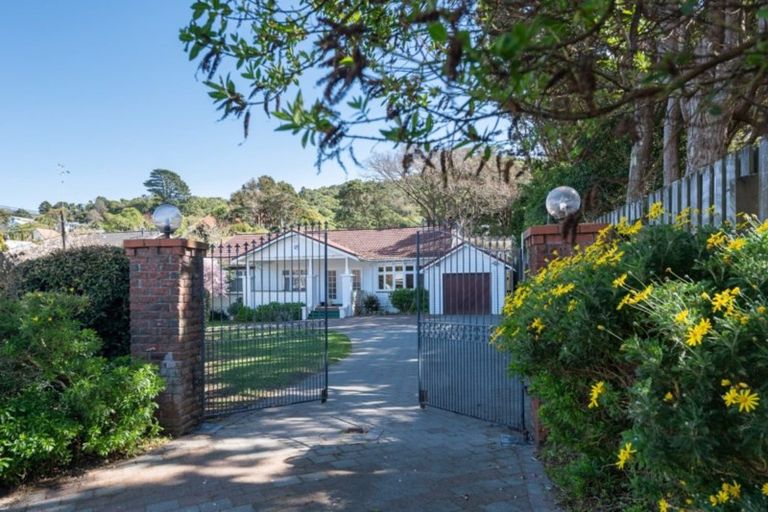 Photo of property in 52 Homewood Avenue, Karori, Wellington, 6012