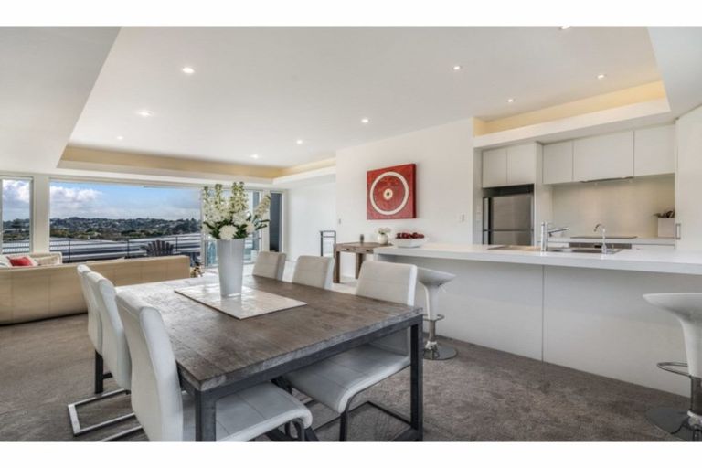 Photo of property in 4/49 Browns Road, Browns Bay, Auckland, 0630