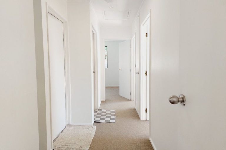 Photo of property in 1/23 Landow Place, Henderson, Auckland, 0612