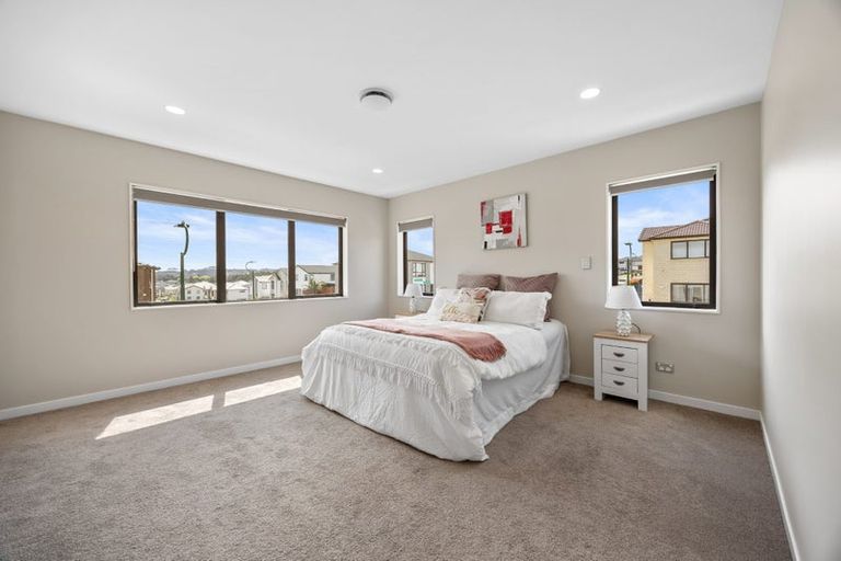 Photo of property in 67 Drumbuoy Drive, Flat Bush, Auckland, 2019