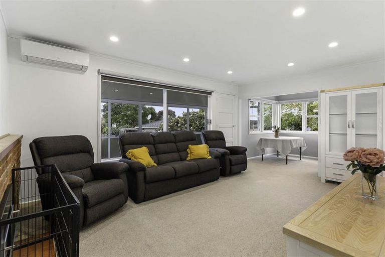 Photo of property in 1/38 Weldene Avenue, Glenfield, Auckland, 0629