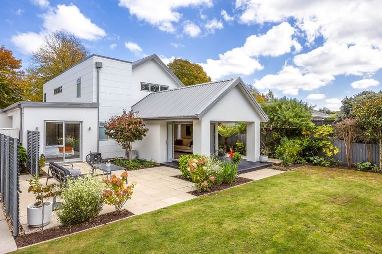 Photo of property in 15 Bowenvale Avenue, Cashmere, Christchurch, 8022